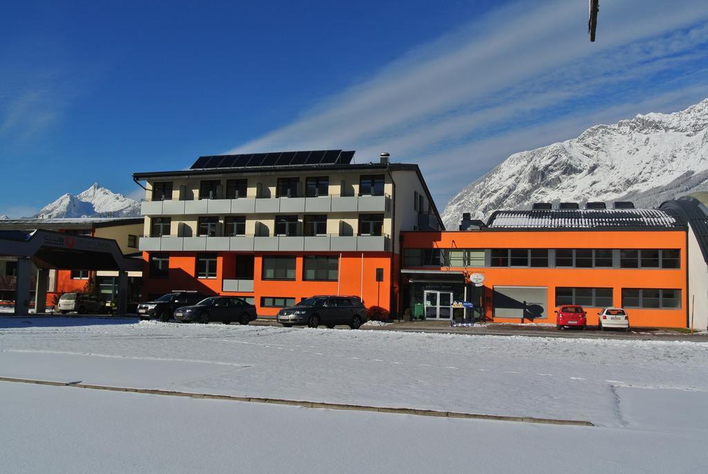 Sportsarea Grimming Bed & Breakfast Niederoblarn ภายนอก รูปภาพ