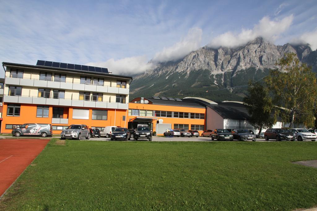 Sportsarea Grimming Bed & Breakfast Niederoblarn ภายนอก รูปภาพ