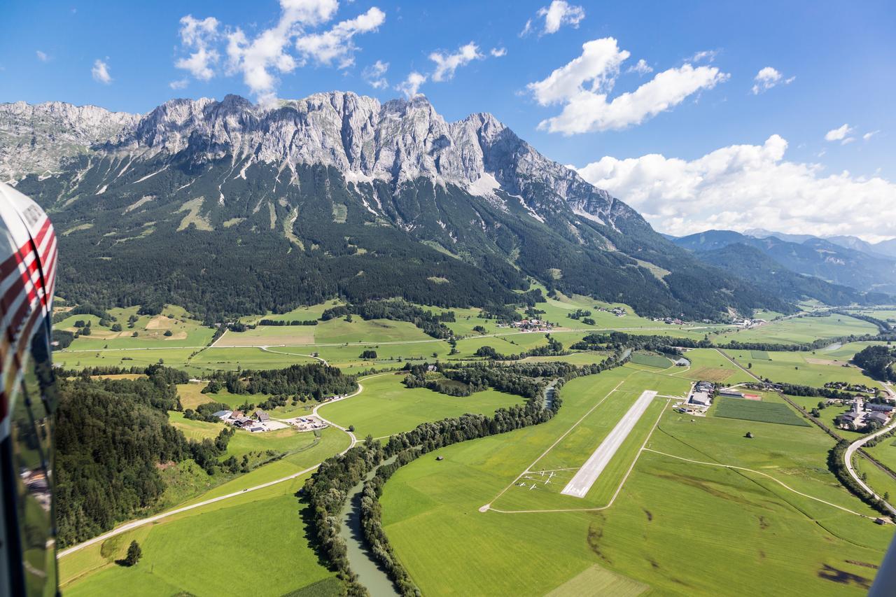 Sportsarea Grimming Bed & Breakfast Niederoblarn ภายนอก รูปภาพ