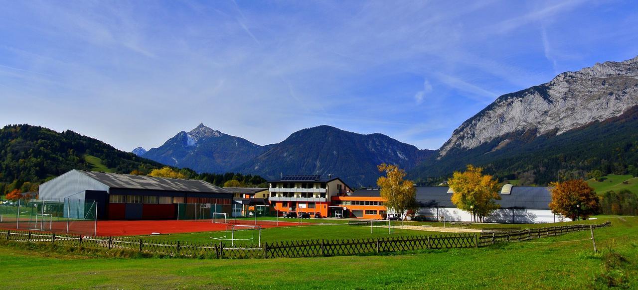Sportsarea Grimming Bed & Breakfast Niederoblarn ภายนอก รูปภาพ
